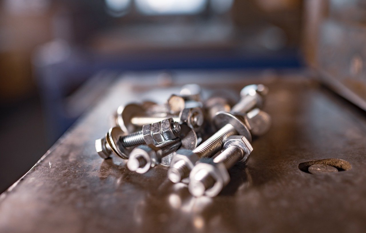 5 Essential Criteria for Choosing the Right Bolt
